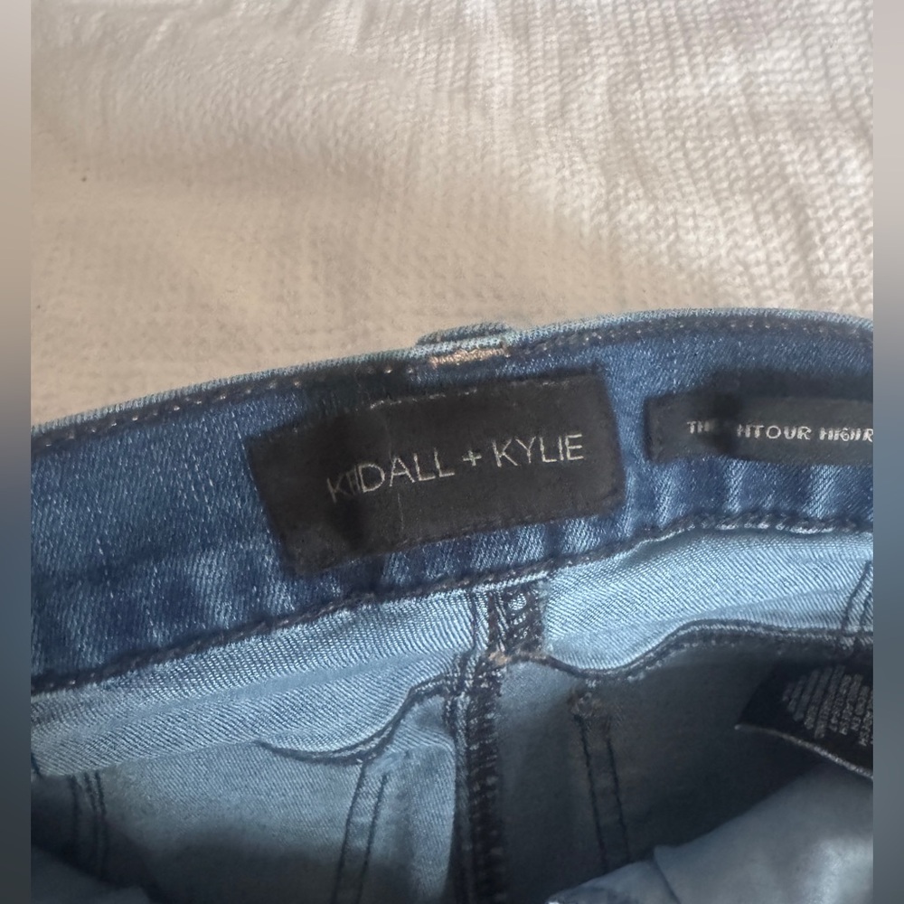 Kendall & Kylie Dark Blue,high rise Distressed jeans. Womens size 3. - Picture 3 of 6